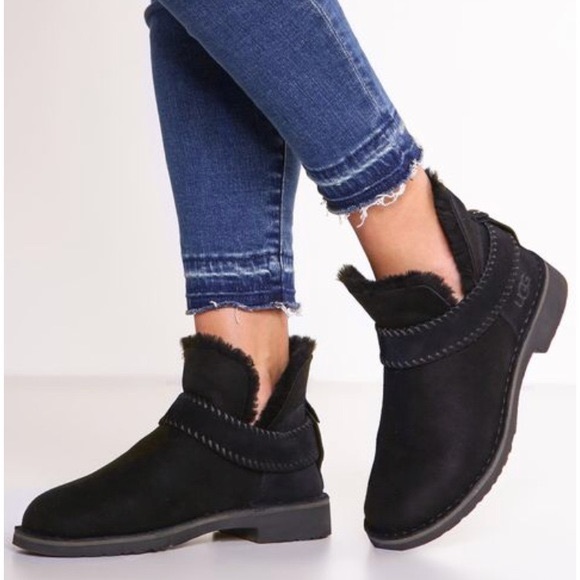 Mckay water resistant bootie ugg Clearance